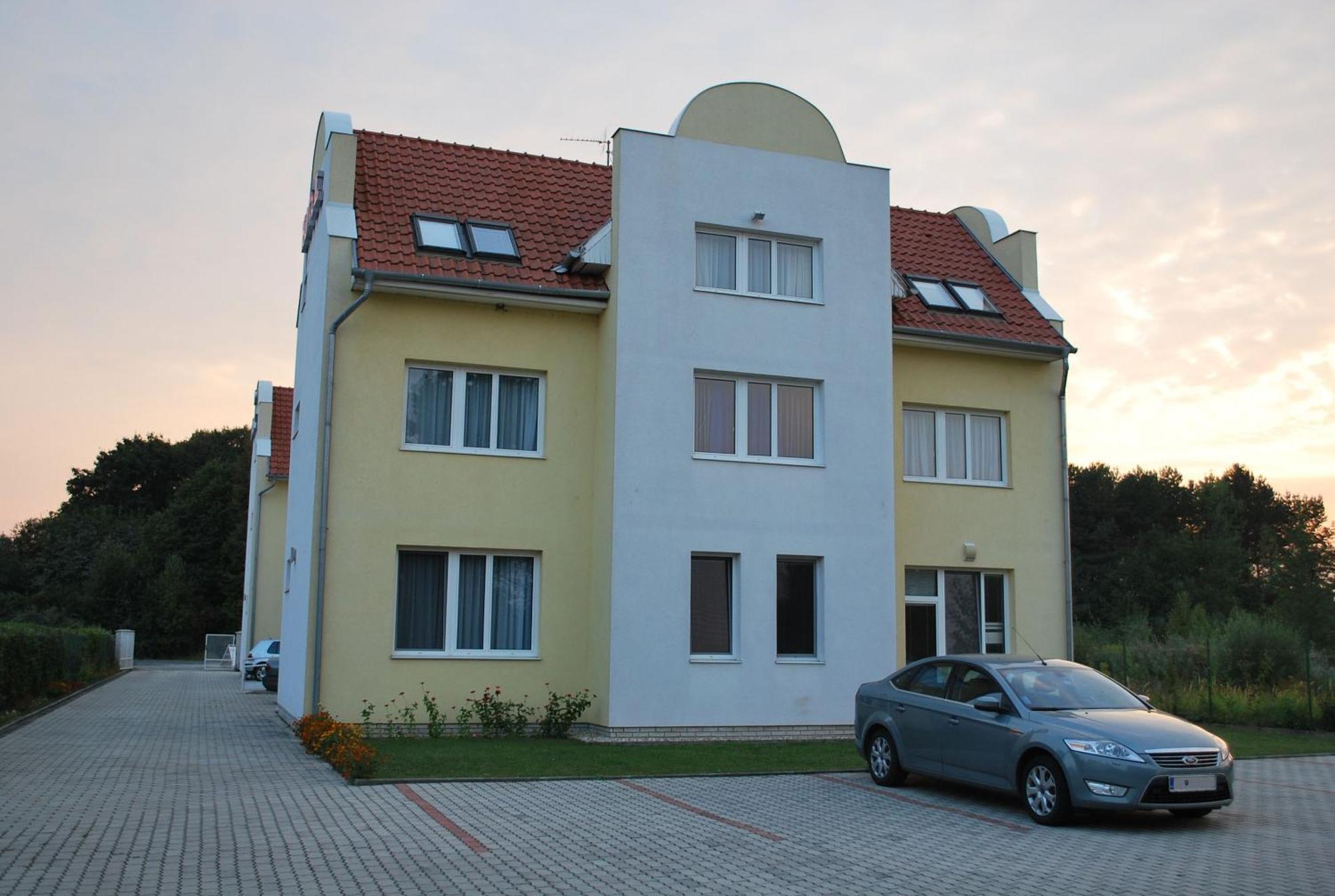 Fonix Hotel Bük Exterior foto
